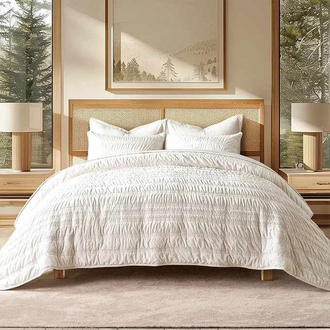 Prestigious EVERGRACE Luxury Ruched Velvet Quilt Queen Size Ultra Soft Bedspread Coverlet Set Lightweight Velvet Comforter Quilted Bedding Cover with 2 Matching Shams for All Season Ivory White Recyclable
