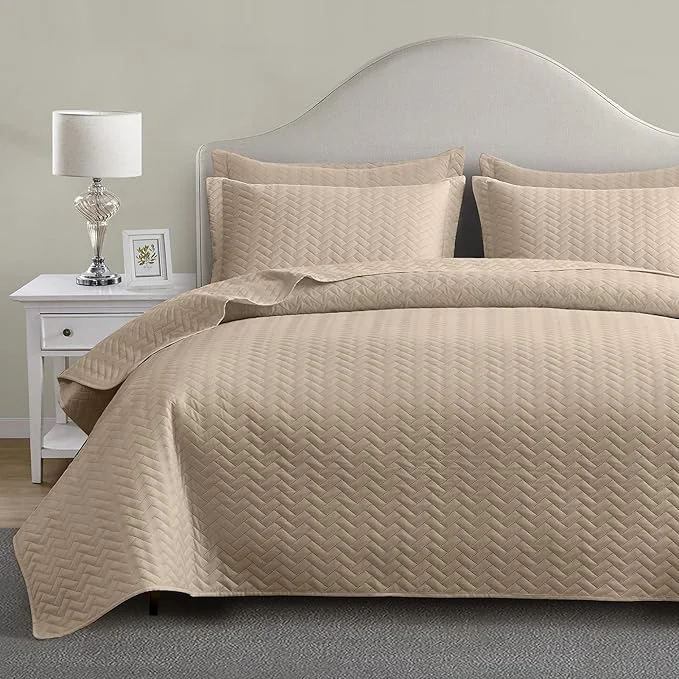 Fashionable Maple amp Stone Quilt Set Twin Twin XL Lightweight Beige Bedspread Ultrasonic Chevron Pattern Light Coverlet for All Season Comforter Bedding Decor – 2 Piece Twin Extra Long Bed Cover Sets