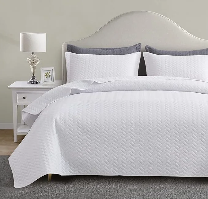 Sophisticated Maple amp Stone White Quilt Set Queen Size Lightweight Bedspread Ultrasonic Chevron Pattern Light Coverlet for All Season Comforter Bedding Decor – 3 Piece Full Bed Cover Sets Refined