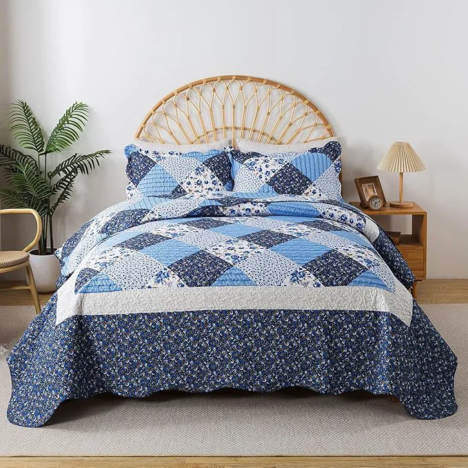 Premium HoneiLife Quilt Set Queen Size – 3 Piece Microfiber Quilts Reversible Bedspreads Patchwork Coverlets Floral Bedding Set All Season Quilts with Blue and White Porcelain Pattern Queen Size Easy-to-Use