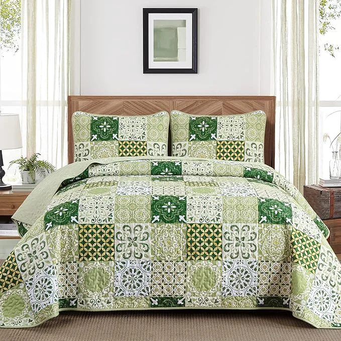 Artisan Dobuyly Green Quilt Set Queen Size Boho Sage Green Plaid Patchwork Bedspreads Coverlet Set 3 Pieces Soft Lightweight Microfiber Quilt Bedding Set for All Seasons 96 quot x90 quot Versatile