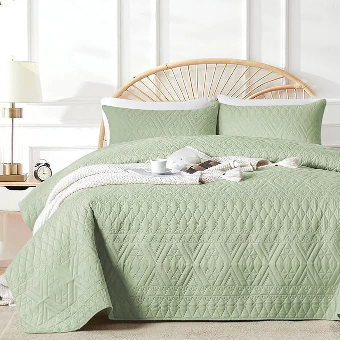 Prestigious akkialla Twin Size Quilt Bedding Set Sage Green Lightweight Microfiber Soft Bedspreads Modern Style Geoetric Pattern Coverlet Set for All Seasons 2 Piece 1 Quilt 1Pillow Sham Superior