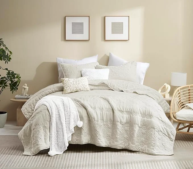 Traditional B2EVER Boho Light Beige Quilt Queen Size Bedding Sets with Pillow Sham Bohemian Lightweight Bedspread Coverlet Farmhouse Floral Vintage Thin Comforter Bed Cover All Season 3 Pieces 90×90 inches Premium Material