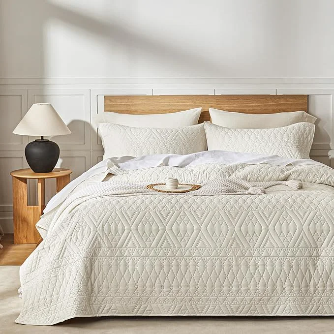 First-Class akkialla King Cal King Quilt Set Boho Style in a Solid Color Cream Lightweight Microfiber Bedspread Soft and Breathable Coverlet for All Seasons 3-Piece Bedding Set 1 Quilt 2 Pillow Shams Recyclable