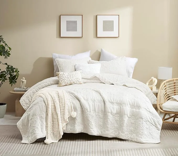 Long-Lasting Boho Ivory Quilt Queen Size Bedding Sets with Pillow Sham Bohemian Lightweight Soft Bedspread Coverlet Cream Farmhouse Floral Vintage Thin Comforter Bed Cover All Season 3 Pieces 90×90 inches Outstanding