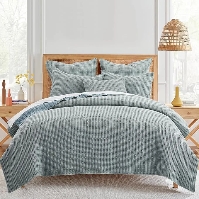 Reliable Levtex Home Mills Waffle Full Queen Quilt Set 88x92in with 2 Pillow Shams 26x20in – Chambray – Cotton Waffle Full Queen Size Quilt Bedding Set – Lightweight Soft Pre-Washed Professional