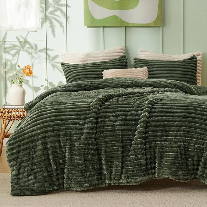 Reusable Bedsure King Comforter – GentleSoft™ 3 Pieces Double-Side Fleece Fluffy Olive Green Comforter Set Cozy Striped Room Decor Aesthetic Luxury King Size Bedding with 2 Pillowcases 104×90 Inches Premium Material