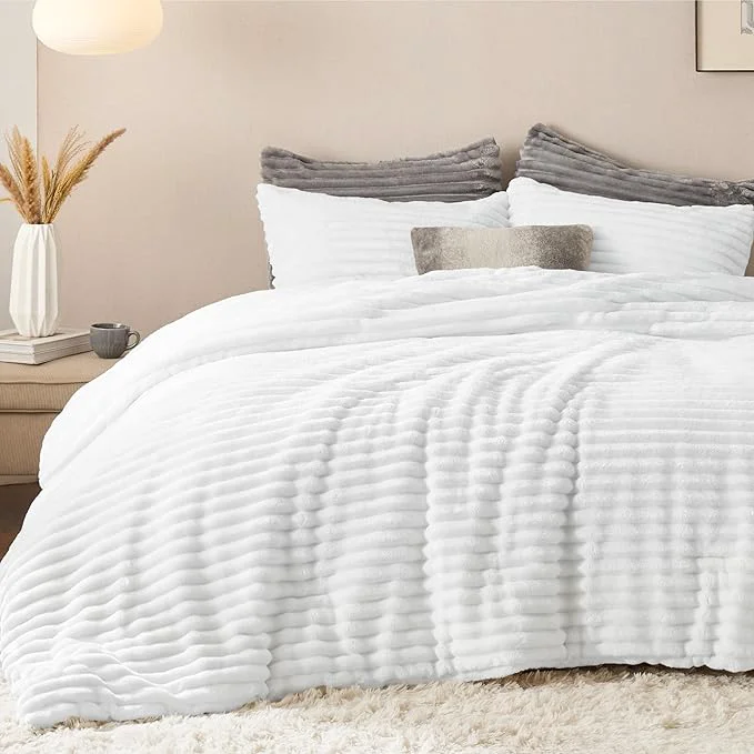 Bedsure Comforter Set Queen Size – GentleSoft™ 3 Pieces Double-Side Fleece Fluffy Bright White Comforter Set Cozy Striped Room Decor Aesthetic Luxury Bedding Queen Size 2 Pillowcases 90×90 Inches Eco-Friendly