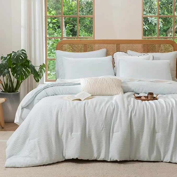 Elegant King Comforter Set Glacier Blue 3 Pieces Double-Layer Crinkle Gauze Soft Bedding for All-Season Lightweight Warmth with 2 Pillowcases Effective