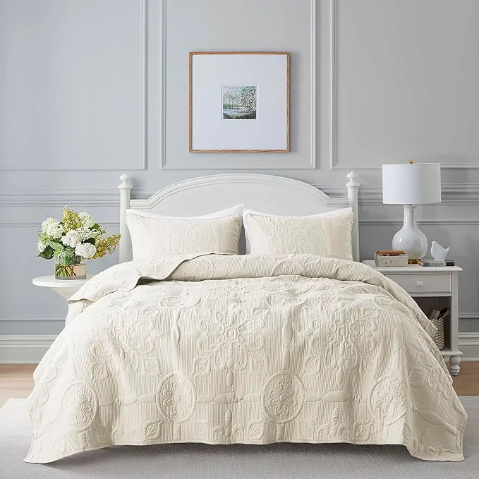Easy-to-Use Ivory Damask Quilt Queen Size Bedding Sets with 2 Pillow Shams Cream Boho Bedspread Lightweight Soft Farmhouse Vintage Bohemian Coverlet Retro Jacquard Pattern Bed Cover for All Season 3 Pieces Convenient