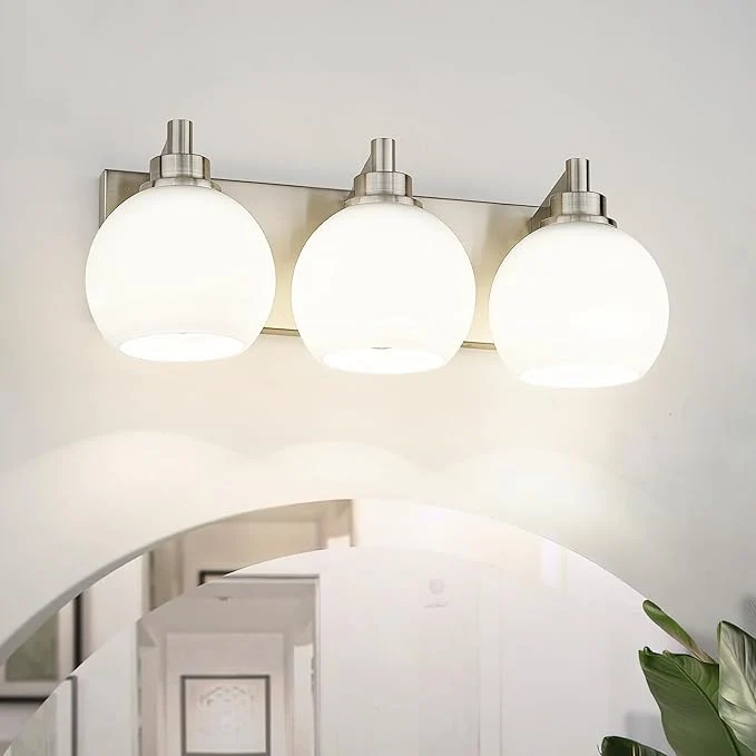 Fashionable Bathroom Light Fixtures 3-Light Brushed Nickel Vanity Light Modern Wall Versatile