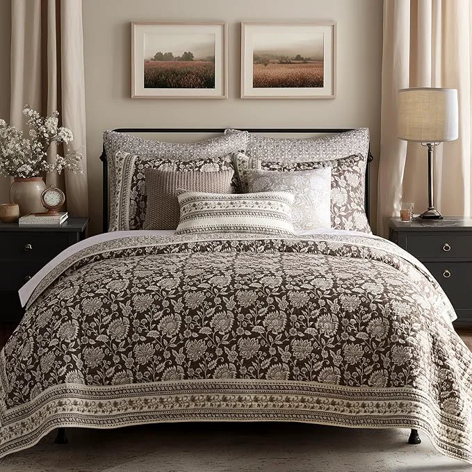 Stylish Levtex Home Adare Cocoa Reversible Full Queen Quilt Set and 2 Pillow Shams Excellent