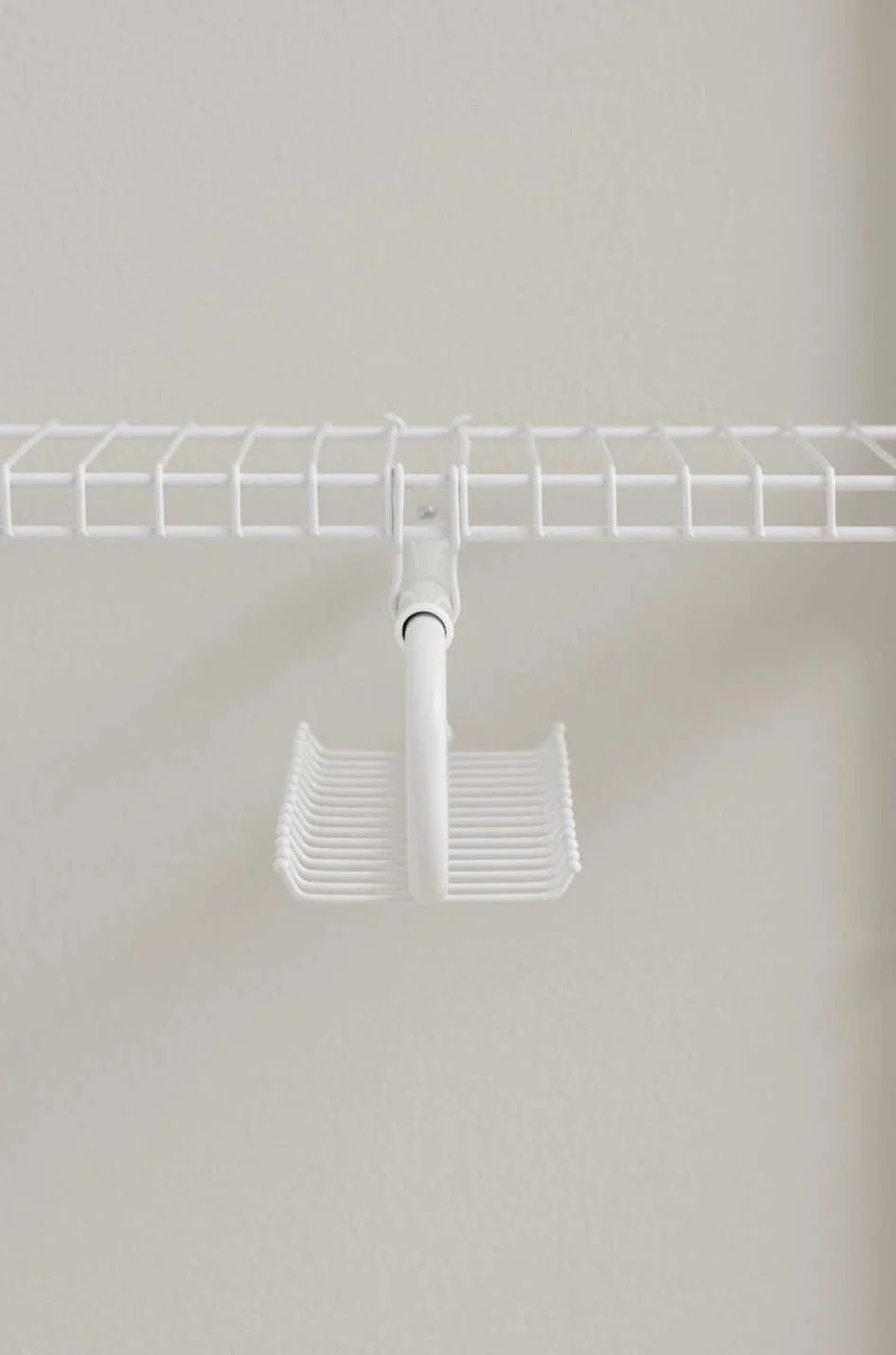 Smooth Rubbermaid Configurations White Tie Belt Organizer 16.94 in. Genuine