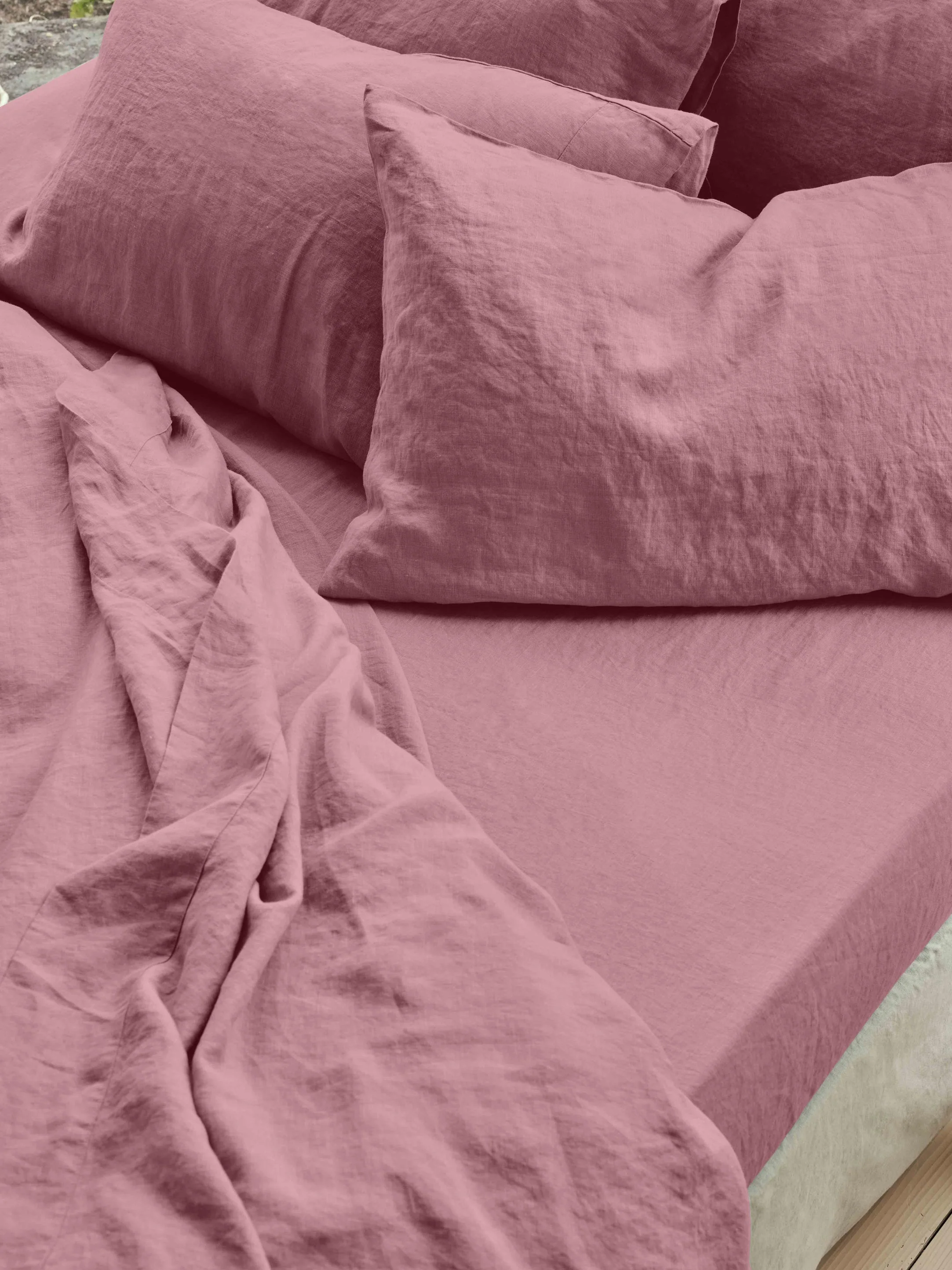 User-Friendly Raspberry Linen Fitted Sheet Enhanced