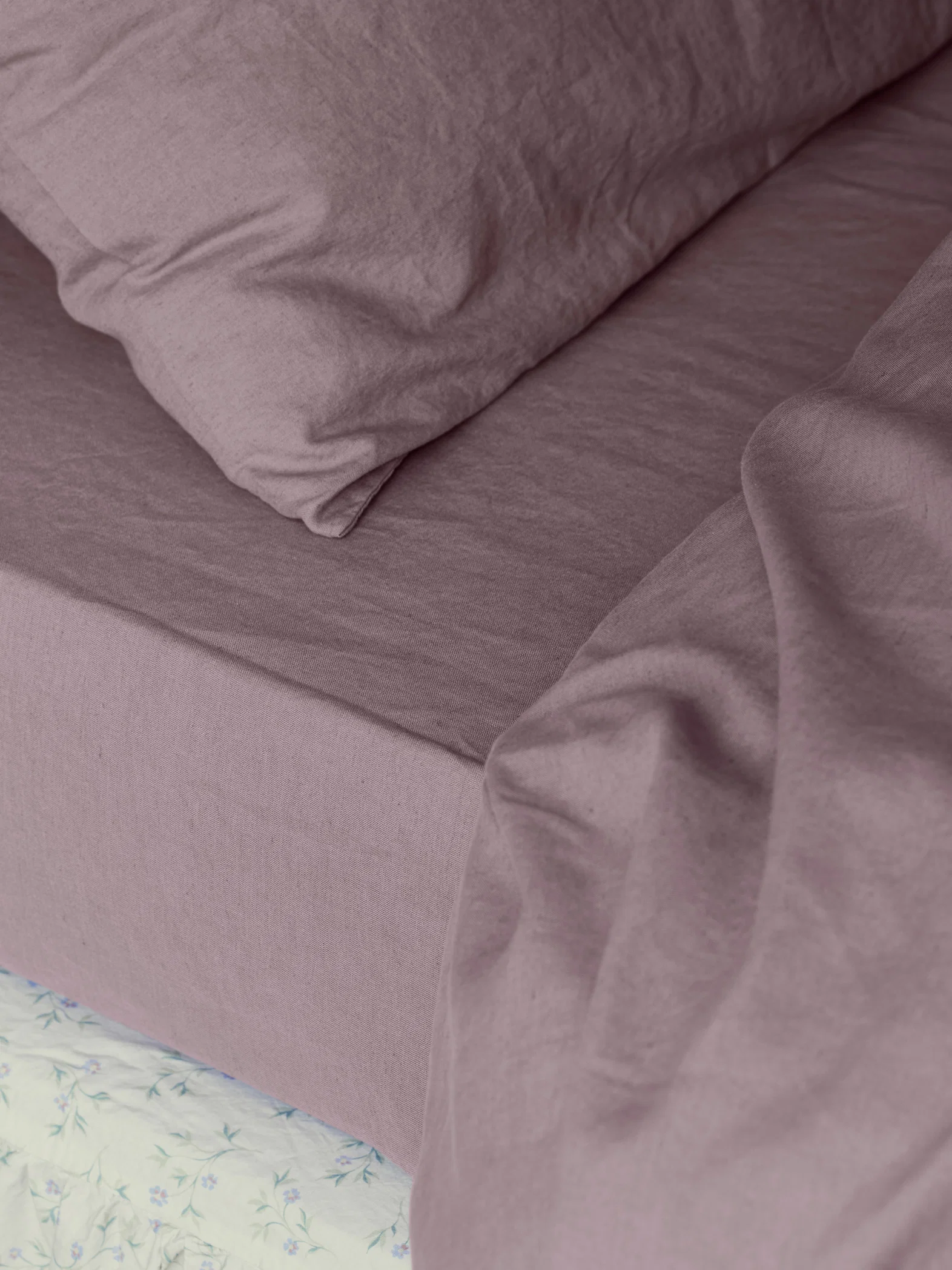 Solid Elderberry Linen Fitted Sheet Fashionable