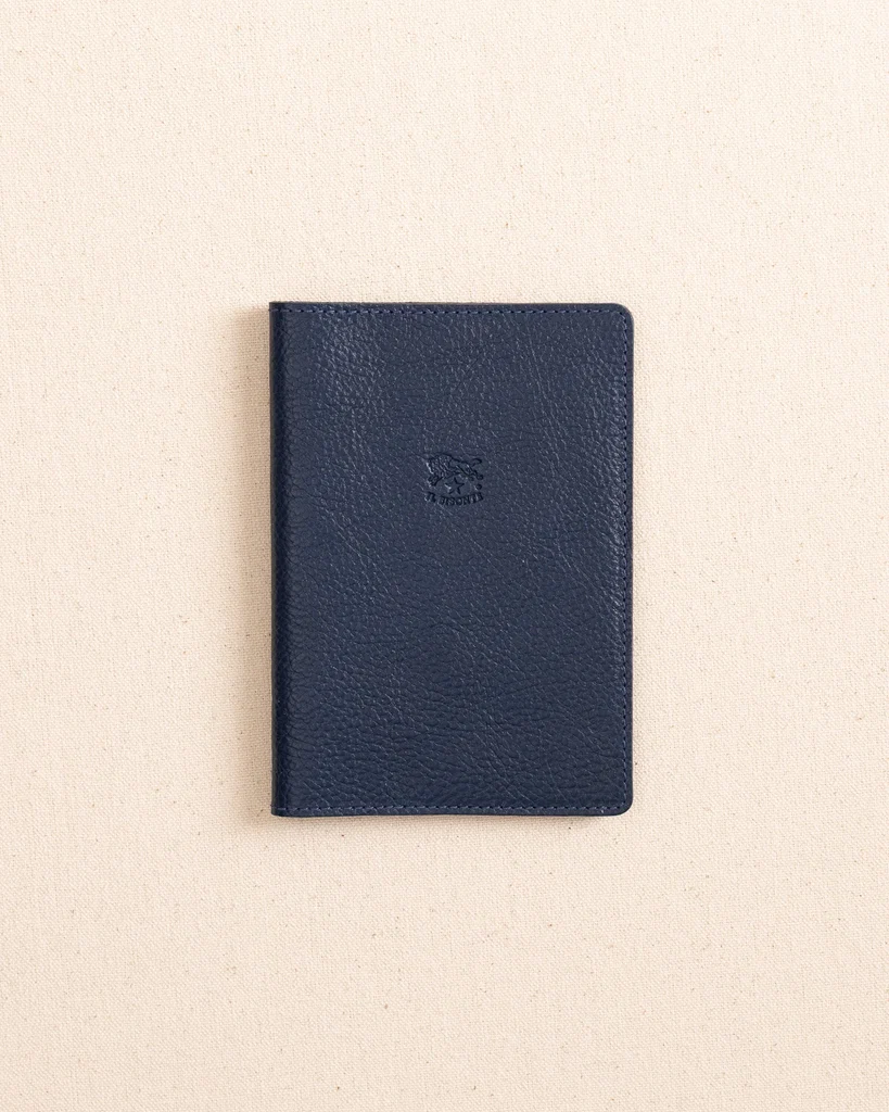 Convenient Il Bisonte Passport Case Safe