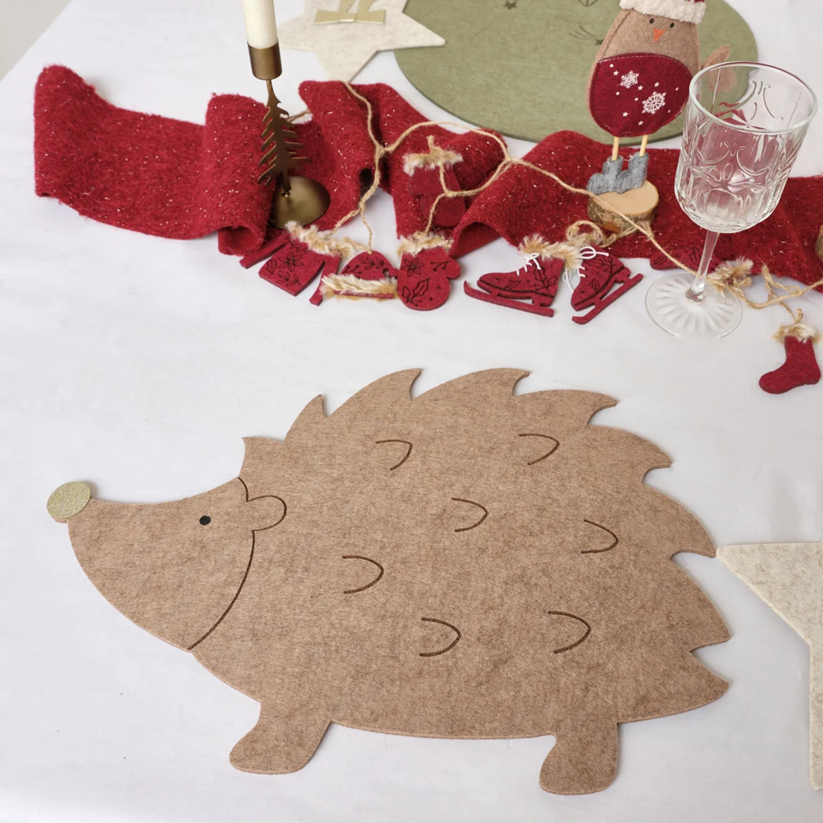 High-Quality Set of 4 Brown Hedgehog Shaped Felt Placemats Reliable