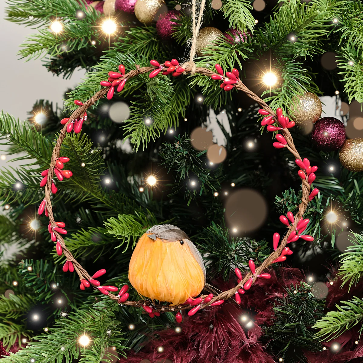Traditional Large Round Robin Wreath Hanging Decoration – 20cm Luxury