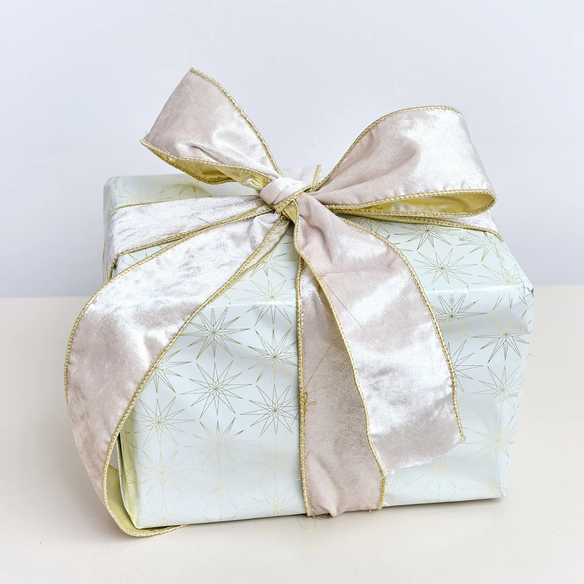 Effective Large White Gold Shiny Velvet Wired Ribbon Garland – 270cm 2.7m 106.3′ Healthy