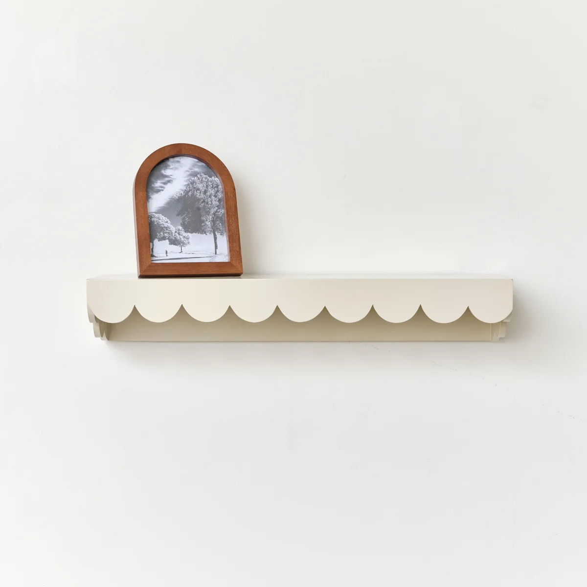 Quality Large Pale Taupe Scalloped Wall Storage Shelf – 61cm Premium