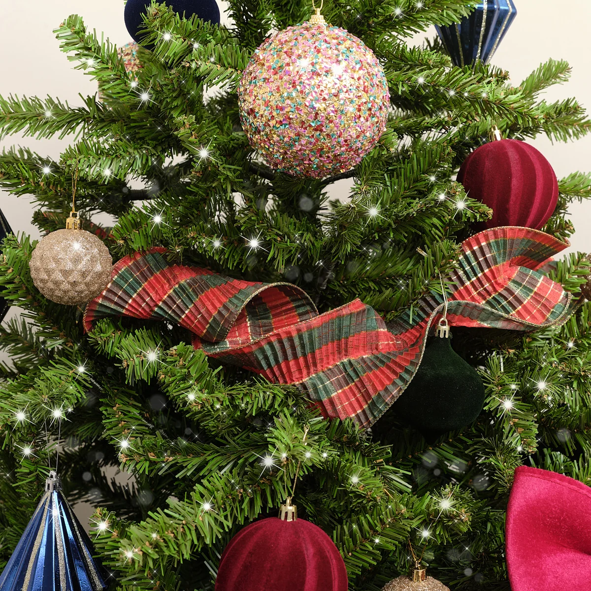 Advanced Red and Green Tartan Ruffle Christmas Tree Ribbon – 270cm 2.7m 106.3′ Fast