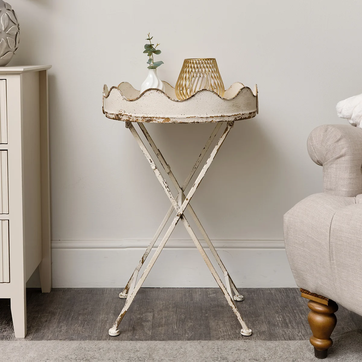 Responsible Distressed White Scalloped Tray Table – 48cm x 75cm Unique