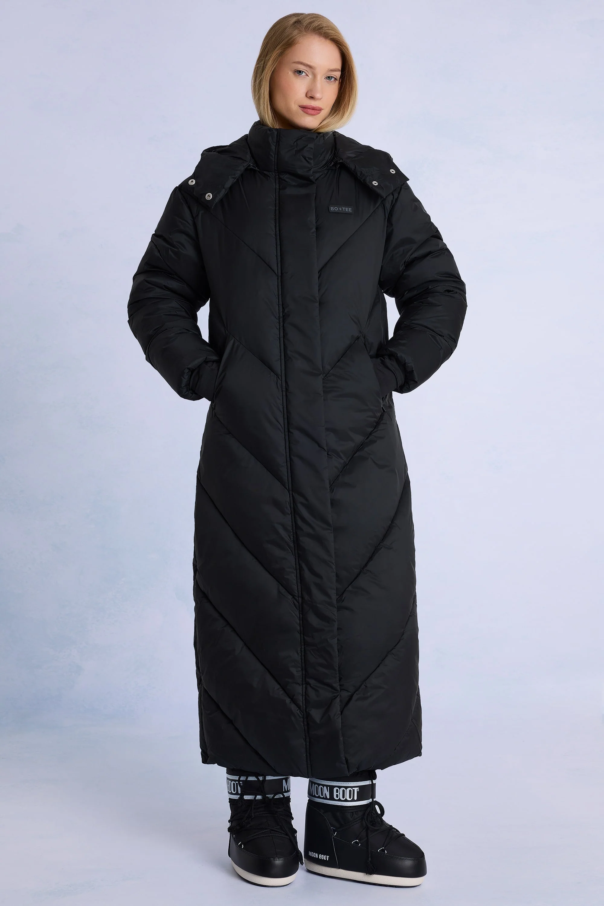Premium Material Waterproof Hooded Long Parka Coat in Black High-Quality