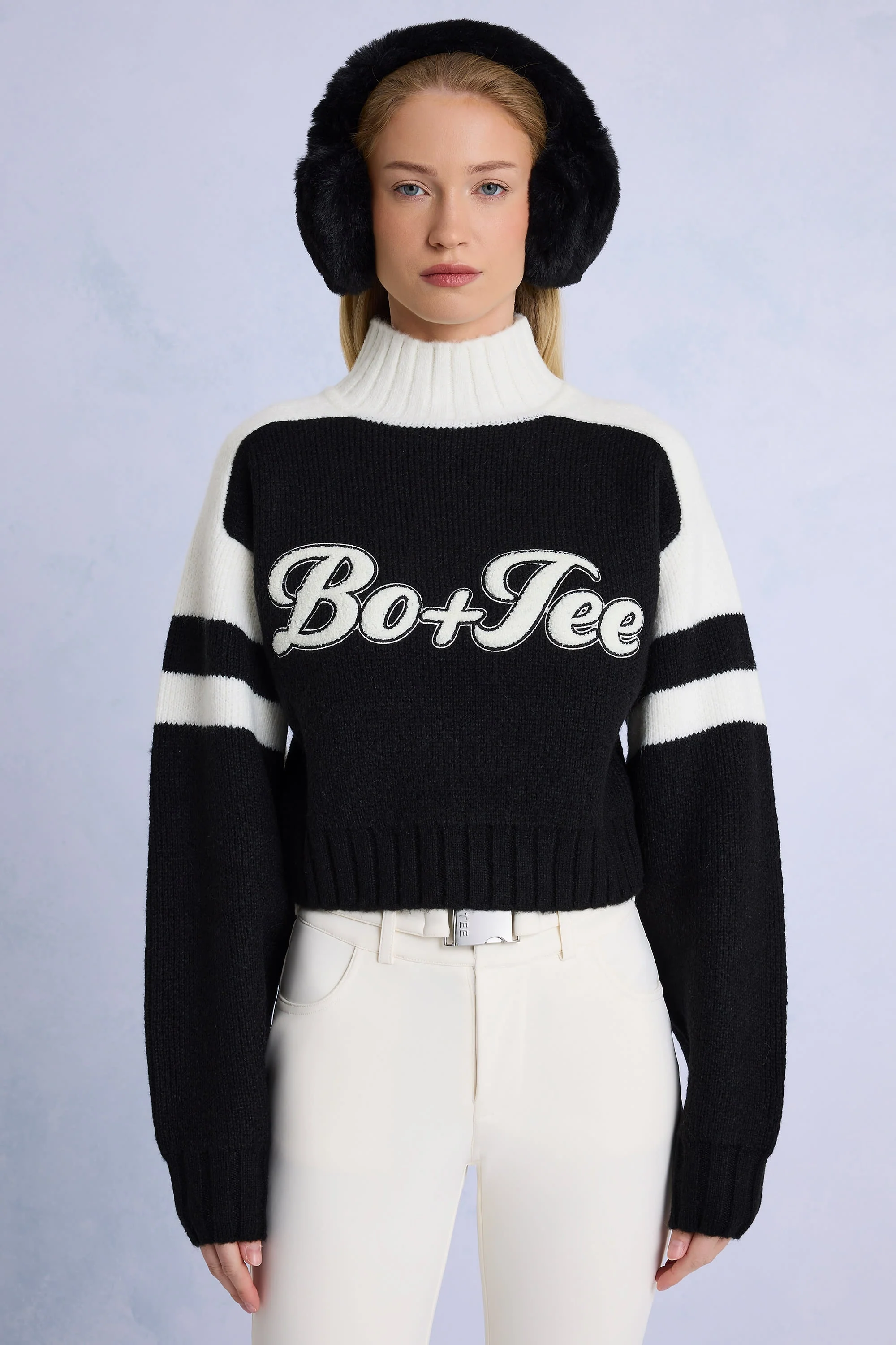 Elegant Knit Logo Cropped Jumper in Black Proven