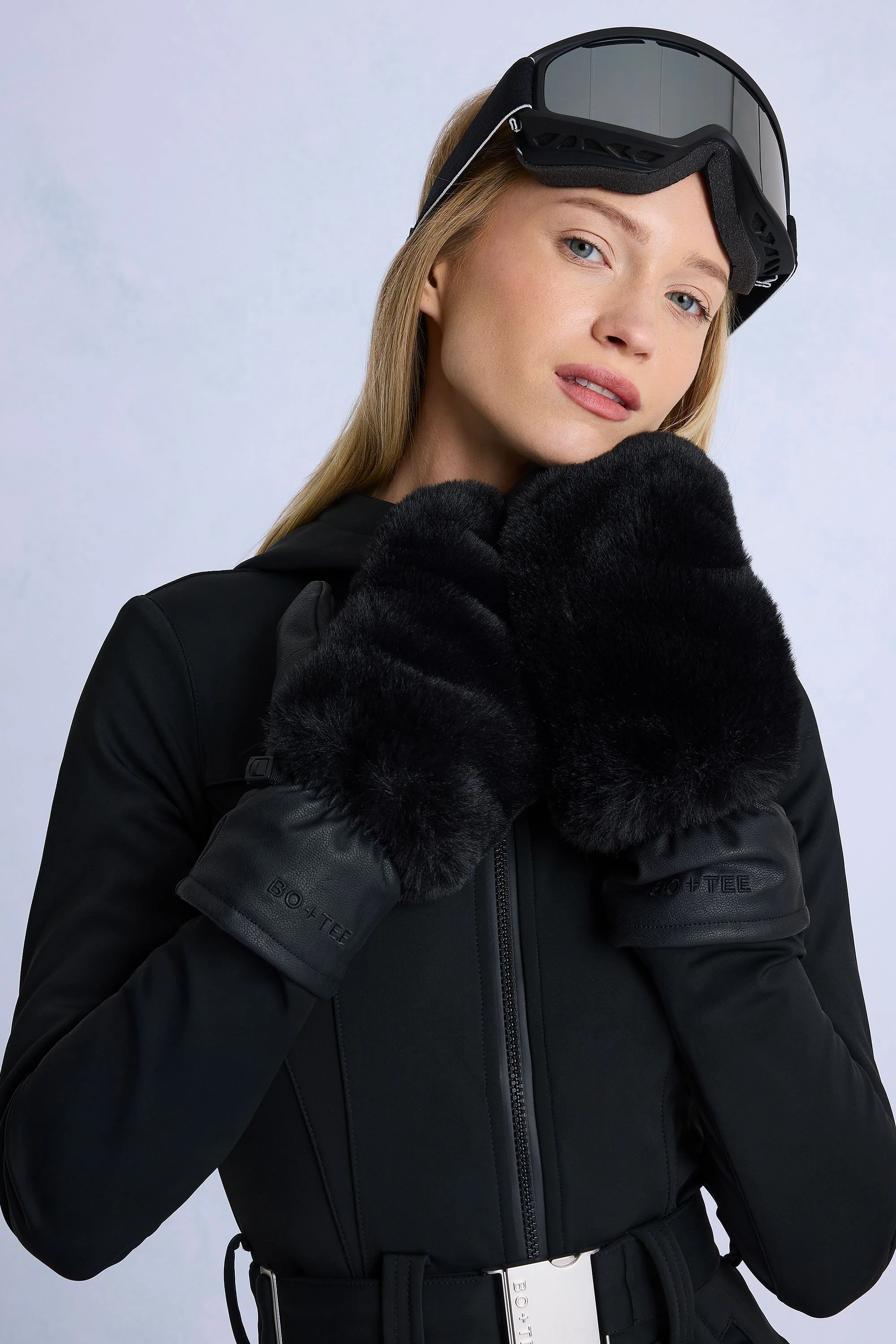 Stylish Faux-Fur Gloves in Black Environmentally Friendly