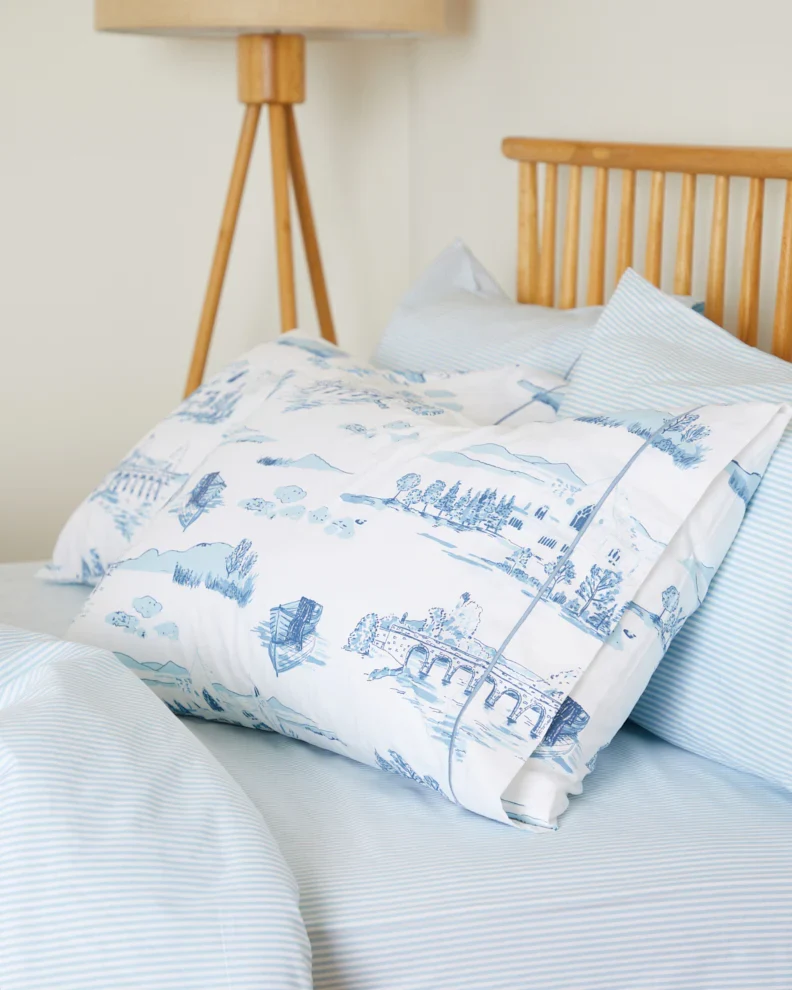 Traditional Foxford Blue Toile Pillowcase Set Smart
