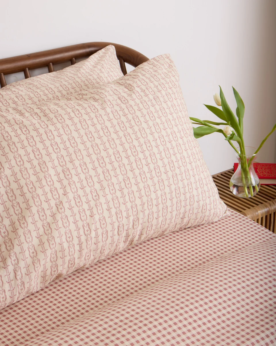 Specialty Foxford Poppy Pillowcase Set Relaxed