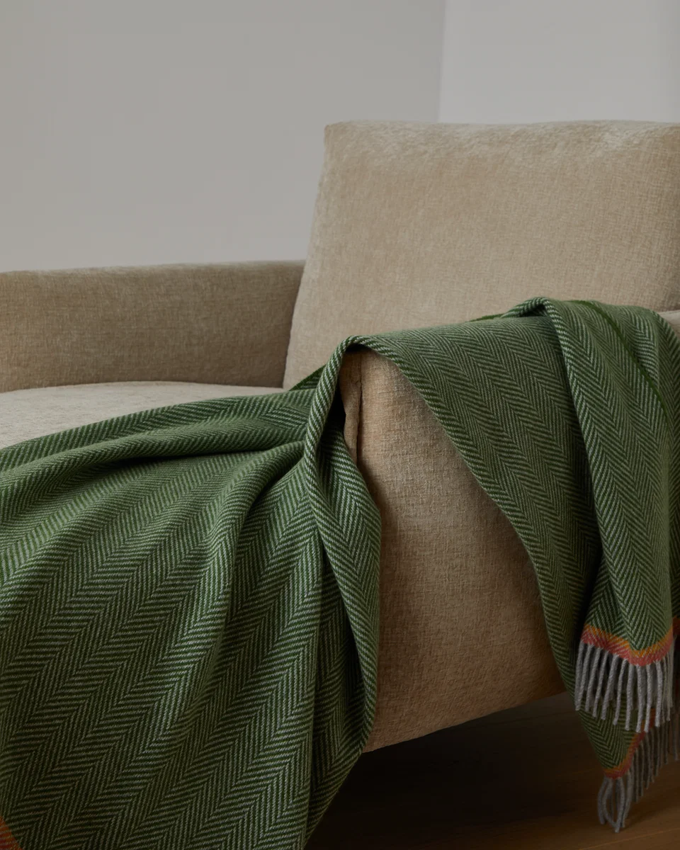 Next-Generation Foxford Barrow Cashmere and Lambswool Throw Refined