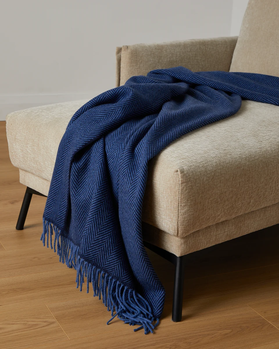 Top-Quality Foxford Cong Cashmere and Lambswool Throw Natural