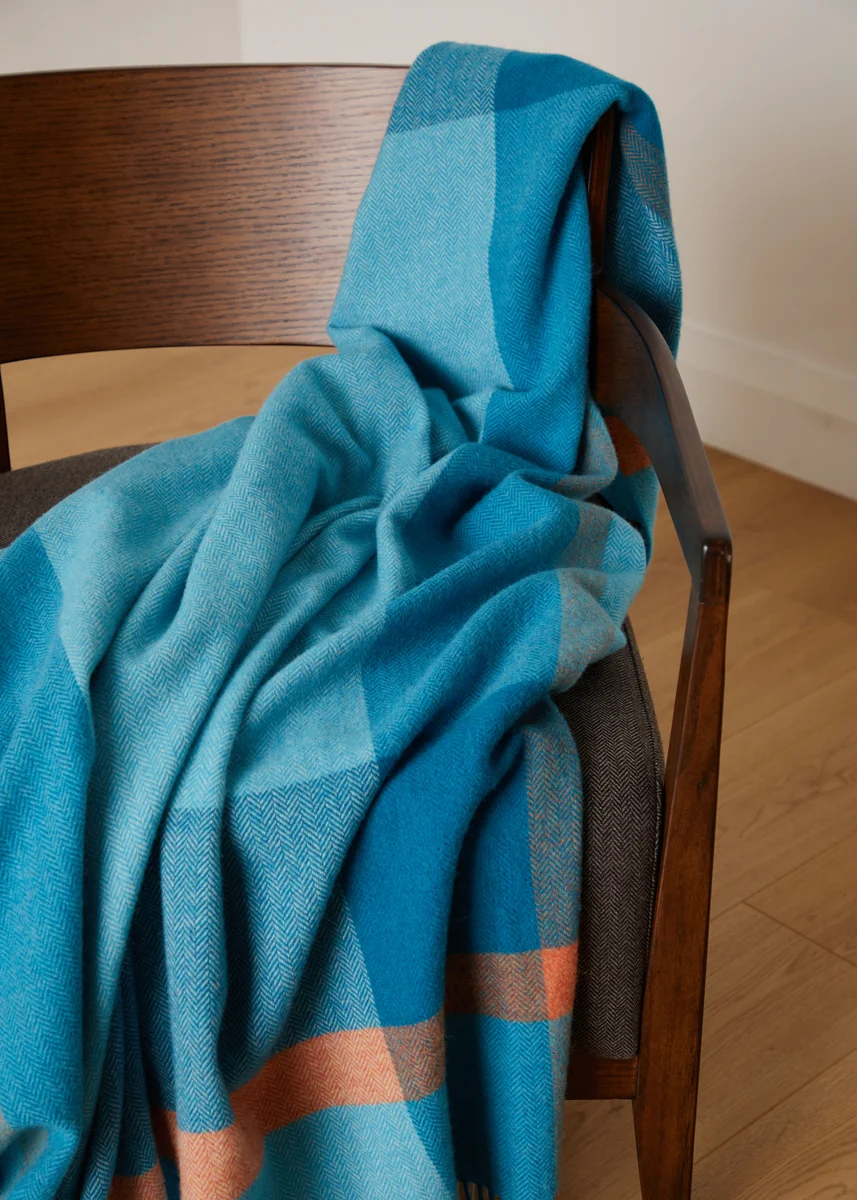 Elite Foxford Oisín Lambswool Throw Secure