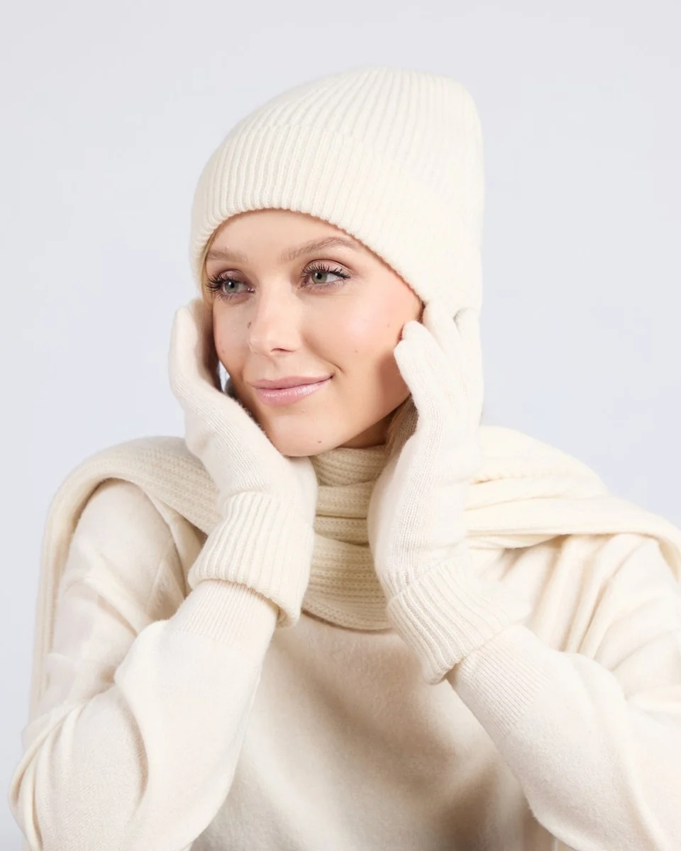 Carefully Designed Foxford White Ribbed Cashmere Beanie Artisan