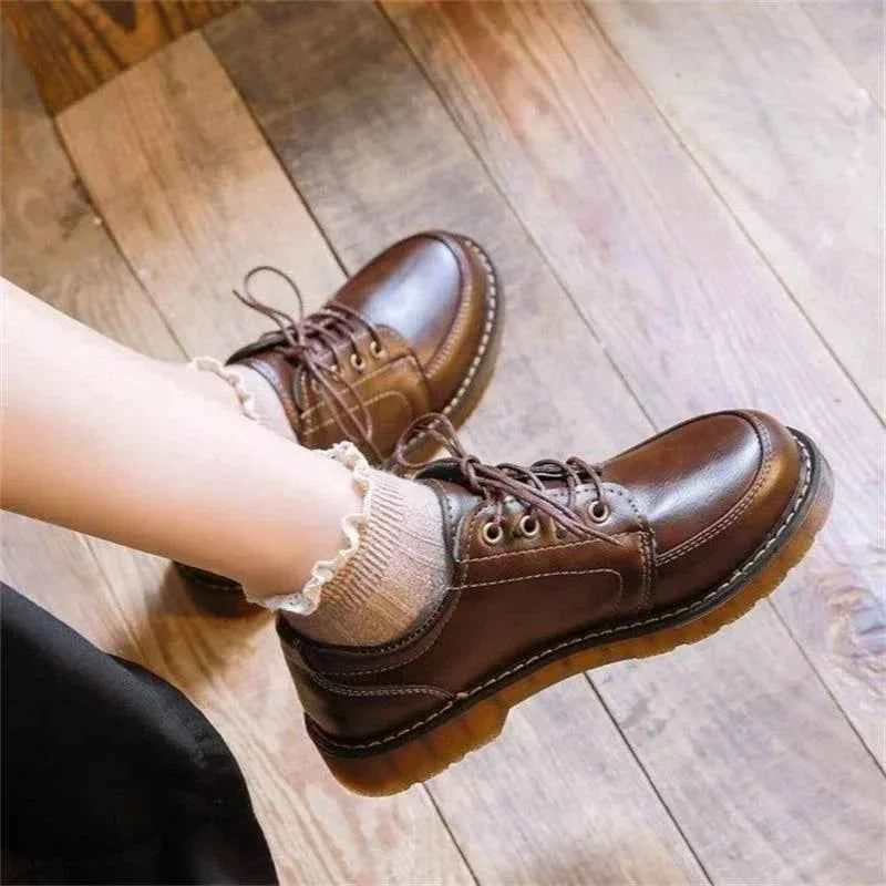Outstanding Lace-Up Oxford Style Casual Shoes – Round Toe Chunky Sole Shoes in Black Brown Reliable