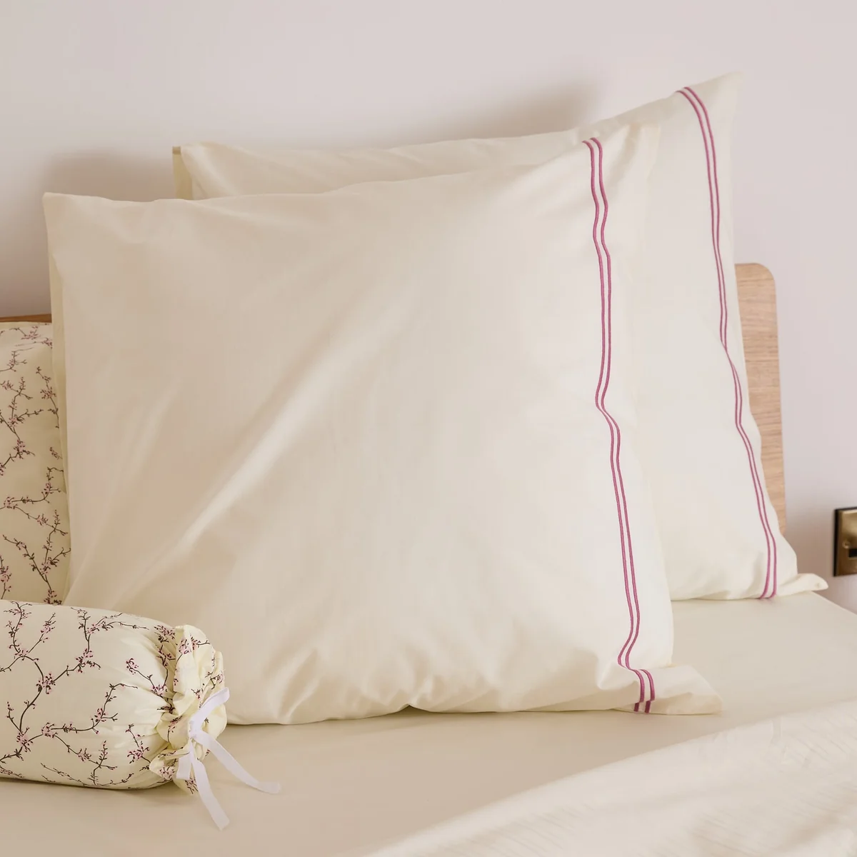 Relaxed Foxford Evelyn Buttermilk Rolenio Square Pillowcase Exceptional