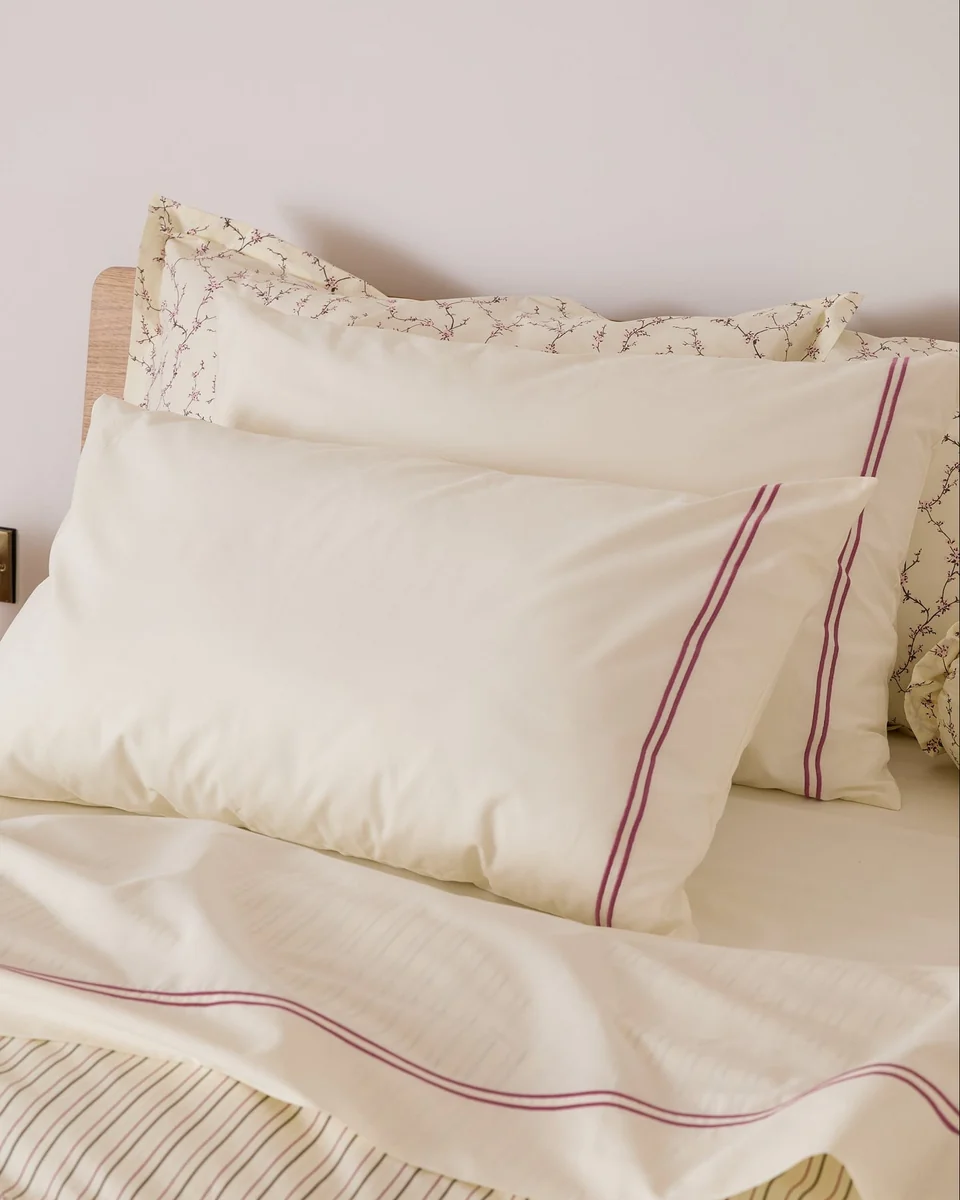 Artisan Foxford Evelyn Buttermilk Rolenio Pillowcase Set Innovative