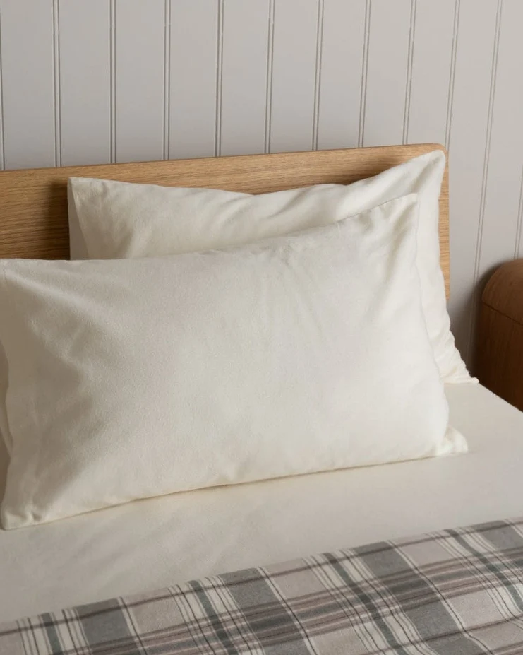 Contemporary Foxford Cream Flannel Pillowcase Set Effective