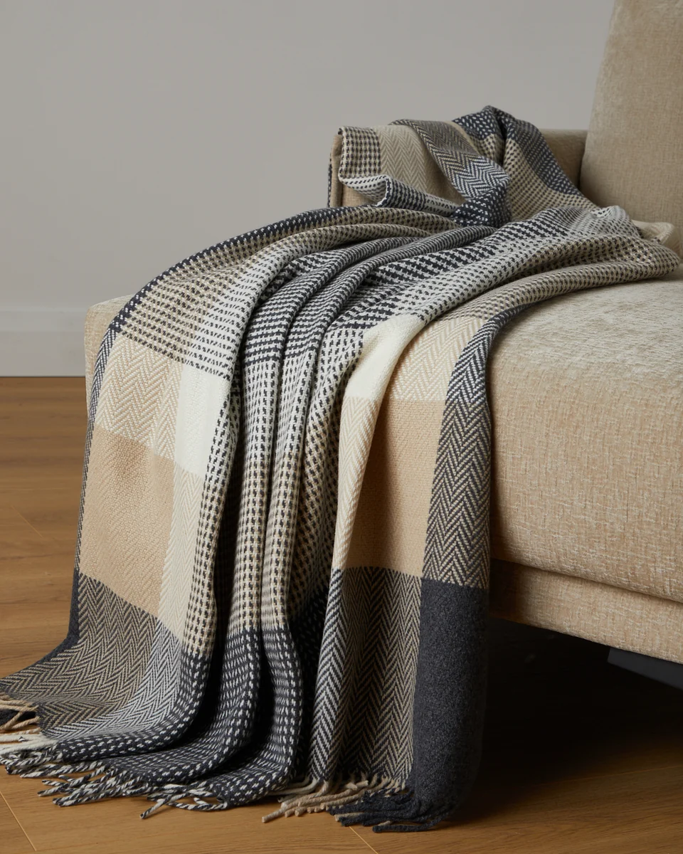 Contemporary Foxford Downpatrick Cashmere and Lambswool Throw Soft