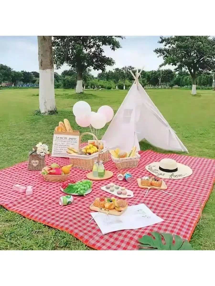 Elite 150x200cm Waterproof Picnic Mat – Sandproof Outdoor Blanket for Camping Beach Family Outings Classic