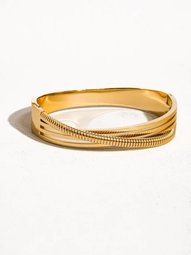 First-Class Yuna 18K Gold Non-Tarnish Chain Bangle Bracelet Carefully Designed