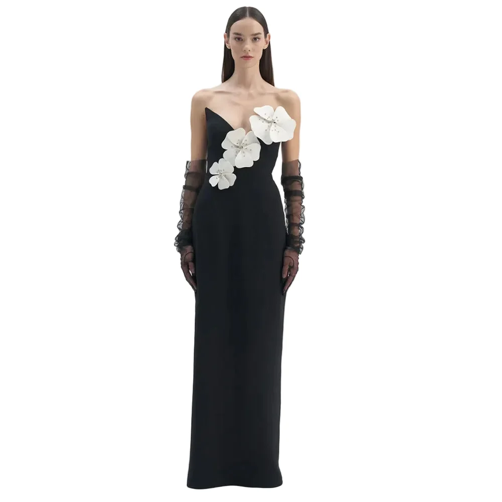 Consistent Monochrome Black Strapless Bandage Backless Evening Gown with White Floral Appliqué Original Design